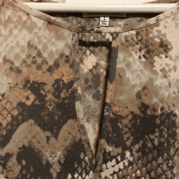 Flowy snakeskin patterned dress - Picture 4 of 6